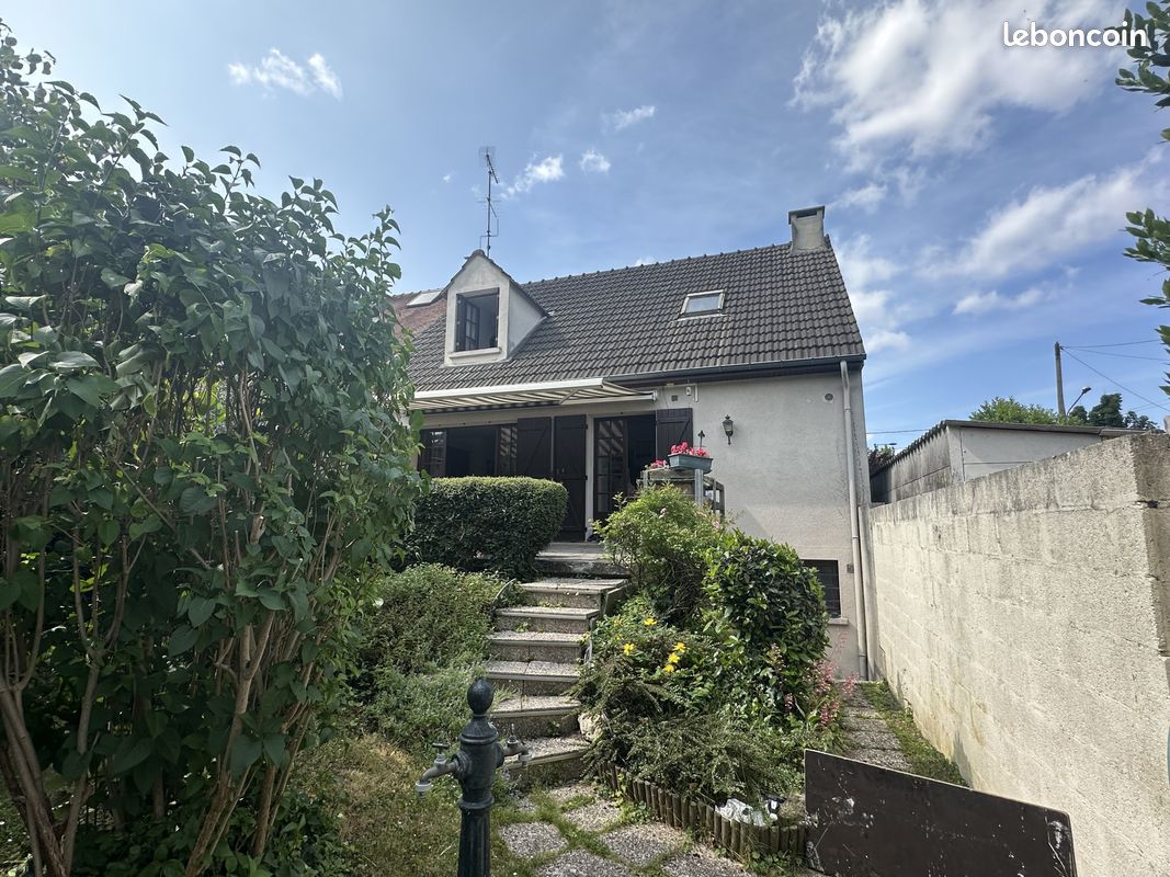 Maison 4 pièces 101 m² · à Stains · 101 m² · 320 000 €
