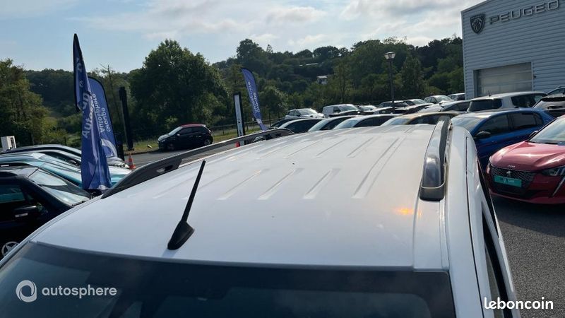 Peugeot Rifter 1.5 BlueHDi 130ch S&S Standard GT Line (image 22)