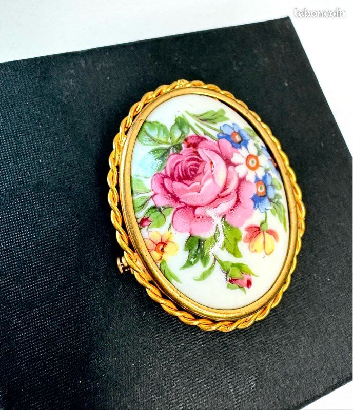 Broche Fleur En Porcelaine De Limoges - Modèle Vintage - Occasion (parfait état) - Bijou Délicat