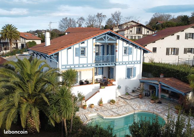 Villa 6 pièces 200 m²