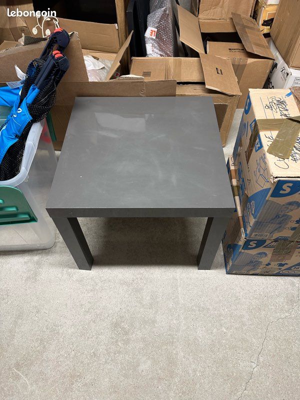 Table IKEA (image 1)