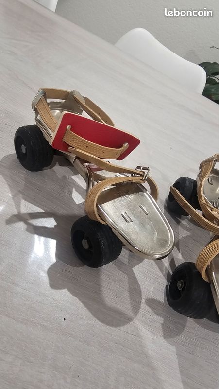 Patins à Roulettes Speedy (Quads) – Fabriqués En France, Modèle Unisexe D'Occasion