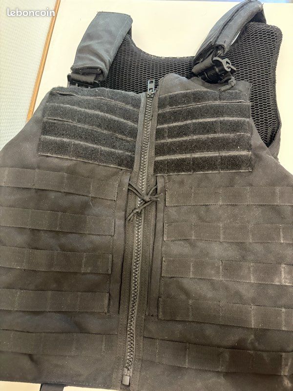 Gillet tactique (image 1)