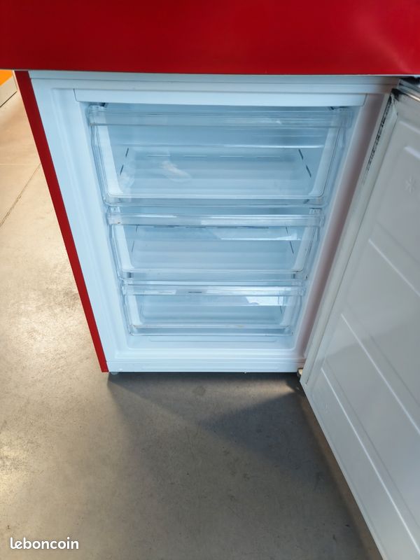 Frigo combiné valberg rouge - Électroménager