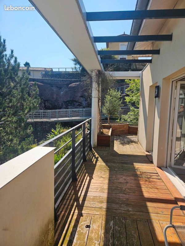 Appartement 3 pièces 114 m² · à Les Roches-de-Condrieu · 114 m² · 220 000 €