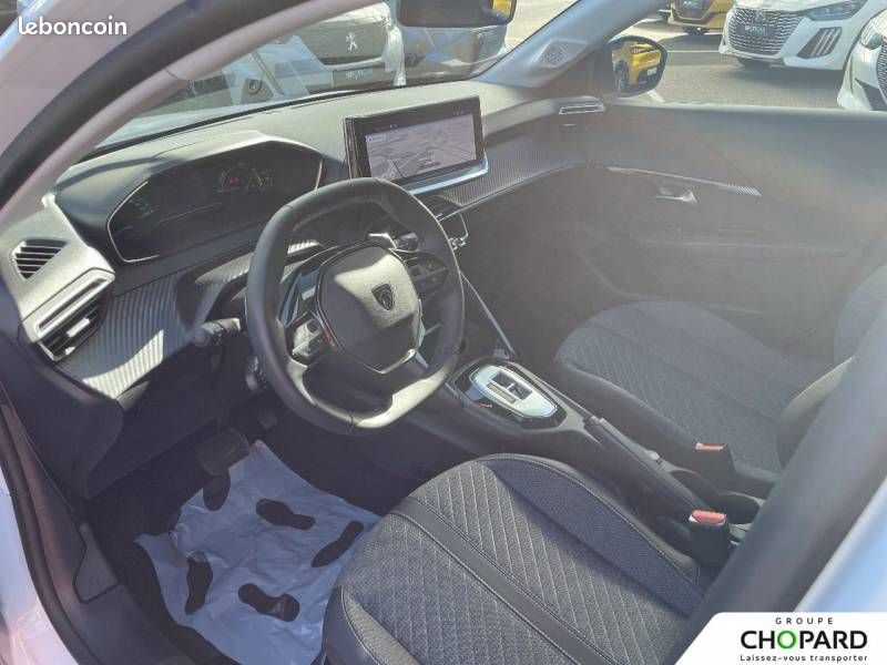 Peugeot 208 Hybrid 100 e-DCS6 Style (image 8)