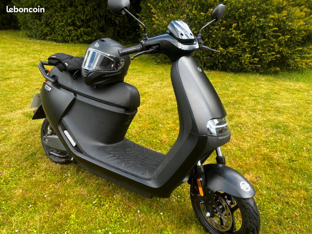 Vend scooter électrique quasi neuf (image 1)