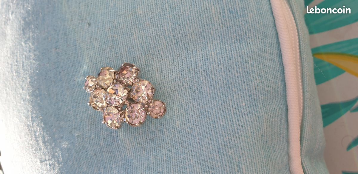 Broche strass (image 1)
