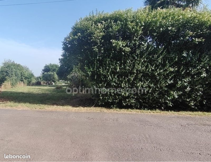 Terrain 2 930 m² Guer · 30 000 €