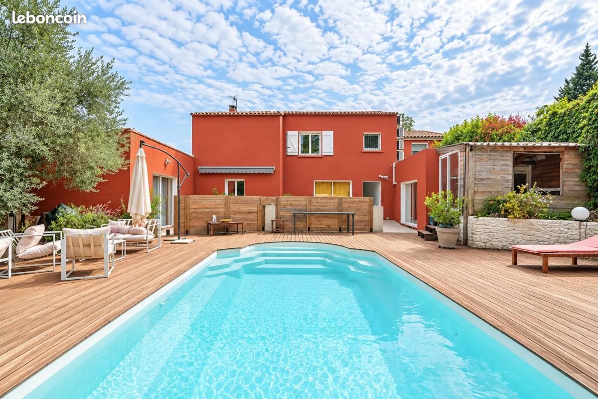 Maison 12 pièces 300 m² · à Plaissan · 300 m² · 678 000 €