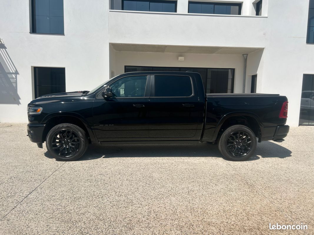 Dodge ram 1500 crew cab 5.7 v8 limited night edition 2026 / Eligible E85 (image 2)