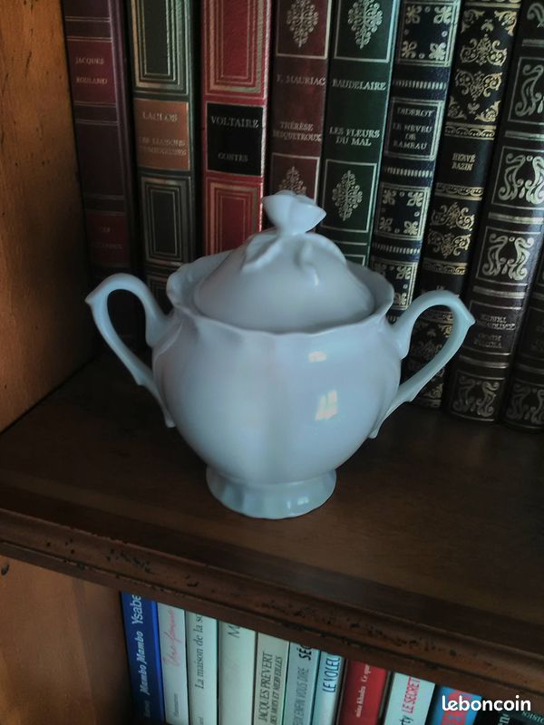 6 tasses à thé et sucrier en fine porcelaine de Limoges (image 3)