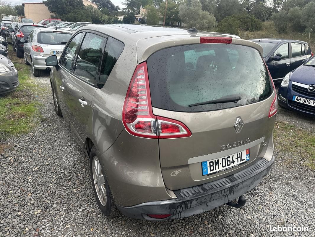 Renault Scénic III dCi 110 FAP eco2 Bose Euro 5 EDC (image 4)