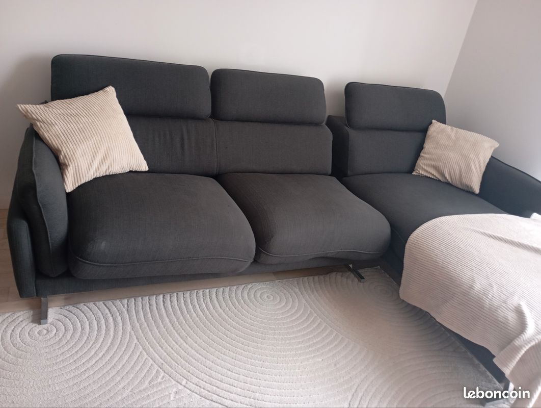 Vend canapé avec méridienne couleur gris anthracite avec têtière réglage 3 position prix 400 négociable Maison non fumeur et sans animaux (image 6)
