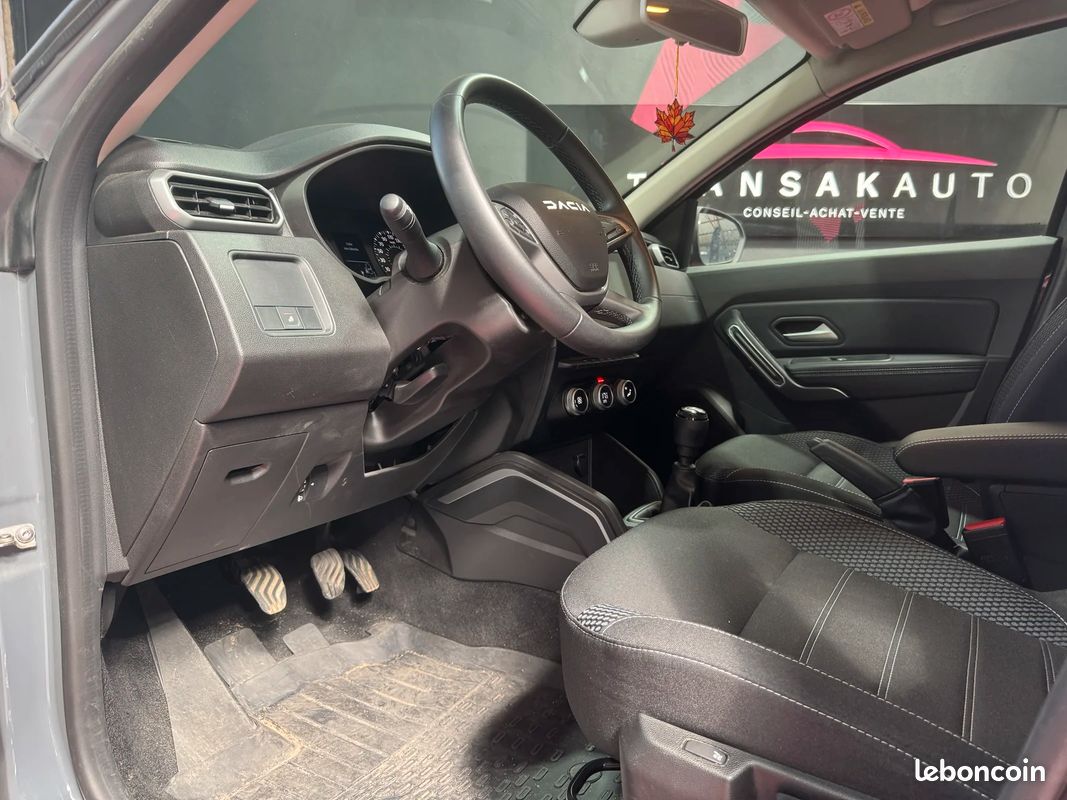 DACIA DUSTER 115cv 4x2-B Journey / CarPlay / Caméra 360° / Siège Chauffant / Roue de Secours (image 17)