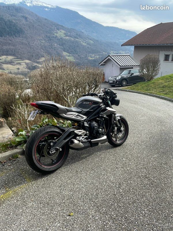 Triumph Street Triple RS (image 3)