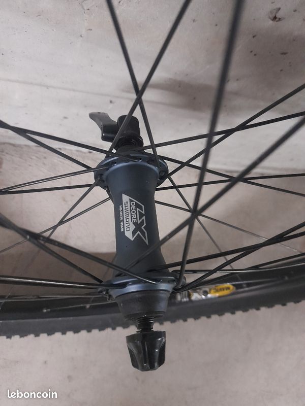 Paire De Roues VTT 26 Mavic X138 / 236 Avec Moyeux Shimano Deore LX Et Pneus KENDA (occasion)