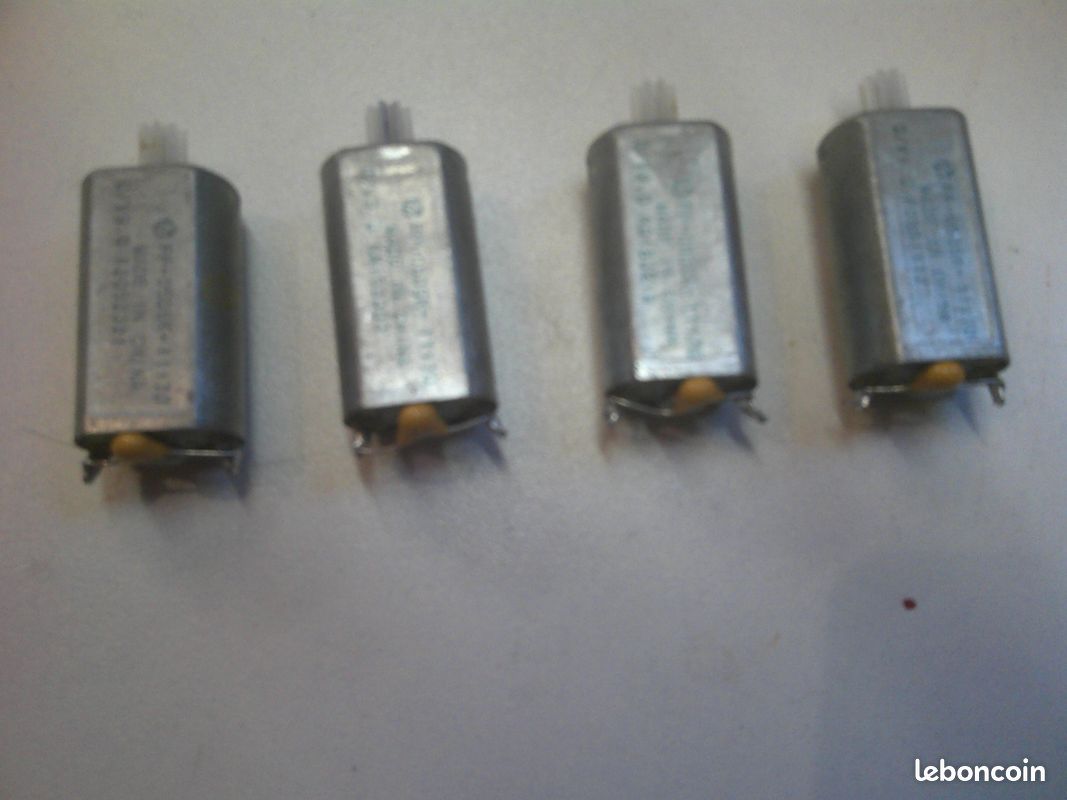 Lot 4 Moteurs CC Sans Noyau 7x16mm 3,7V 45 000 Tr/min + Hélices 46mm – Projets Hélicoptère/avion RC