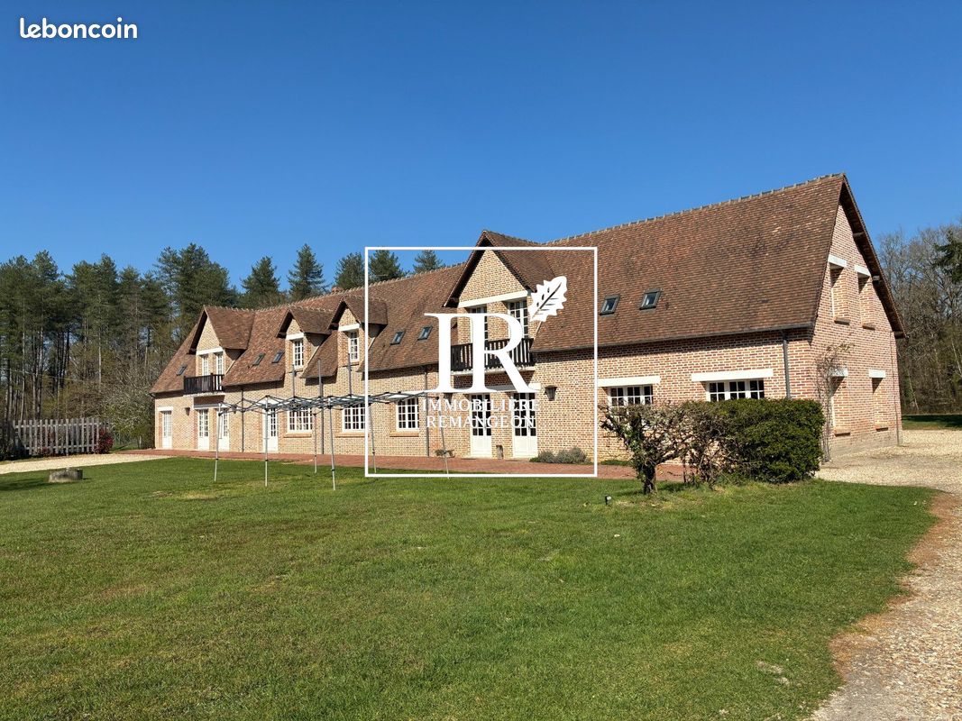 Maison 20 pièces 420 m² · à Lamotte-Beuvron · 420 m² · 1 007 000 €