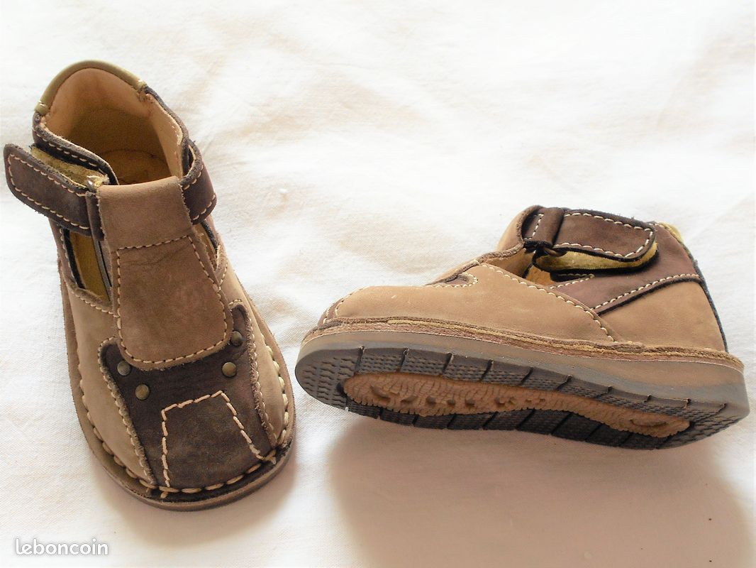 Chaussures PINHERO p 20 cuir parfait état , ENVOI OFFERT (image 1)