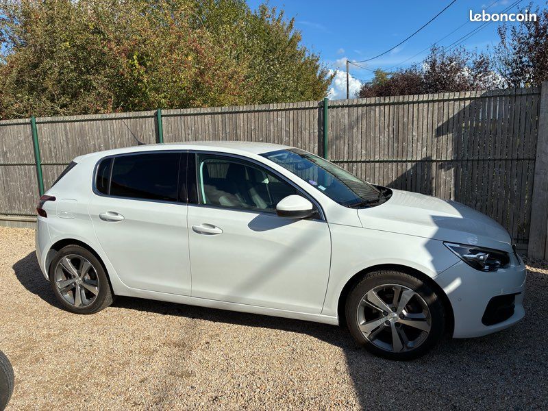 Peugeot 308 130ch Tech Edition 2018 (image 6)