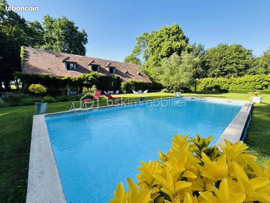 Maison 16 pièces 383 m² · à Saint-Branchs · 383 m² · 642 000 €