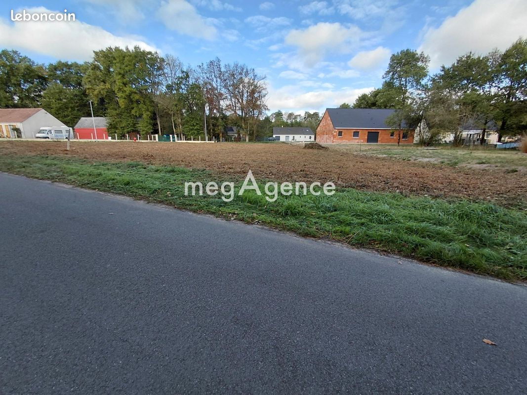 Terrain 1670 m² · à Villefranche-sur-Cher · 1 670 m² · 33 000 €