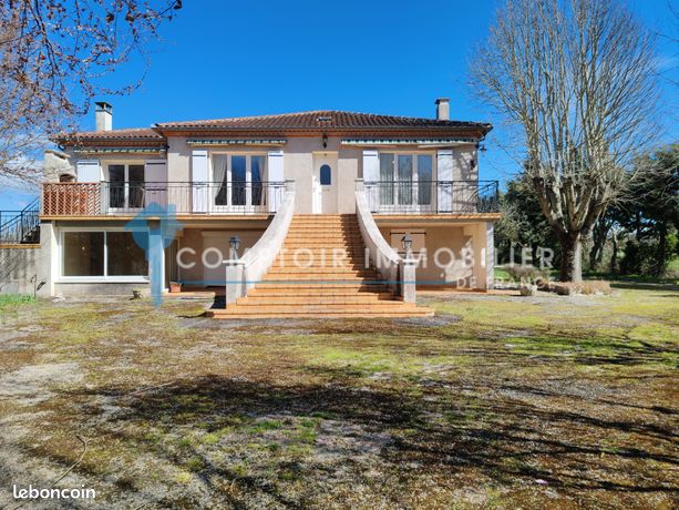 Maison 5 pièces 217 m²