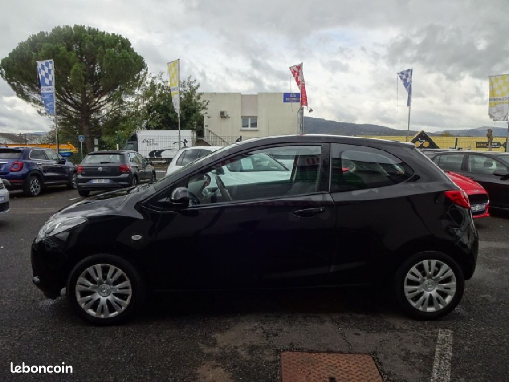 Mazda 2 1.4L MZ-CD 70cv Elégance (image 8)