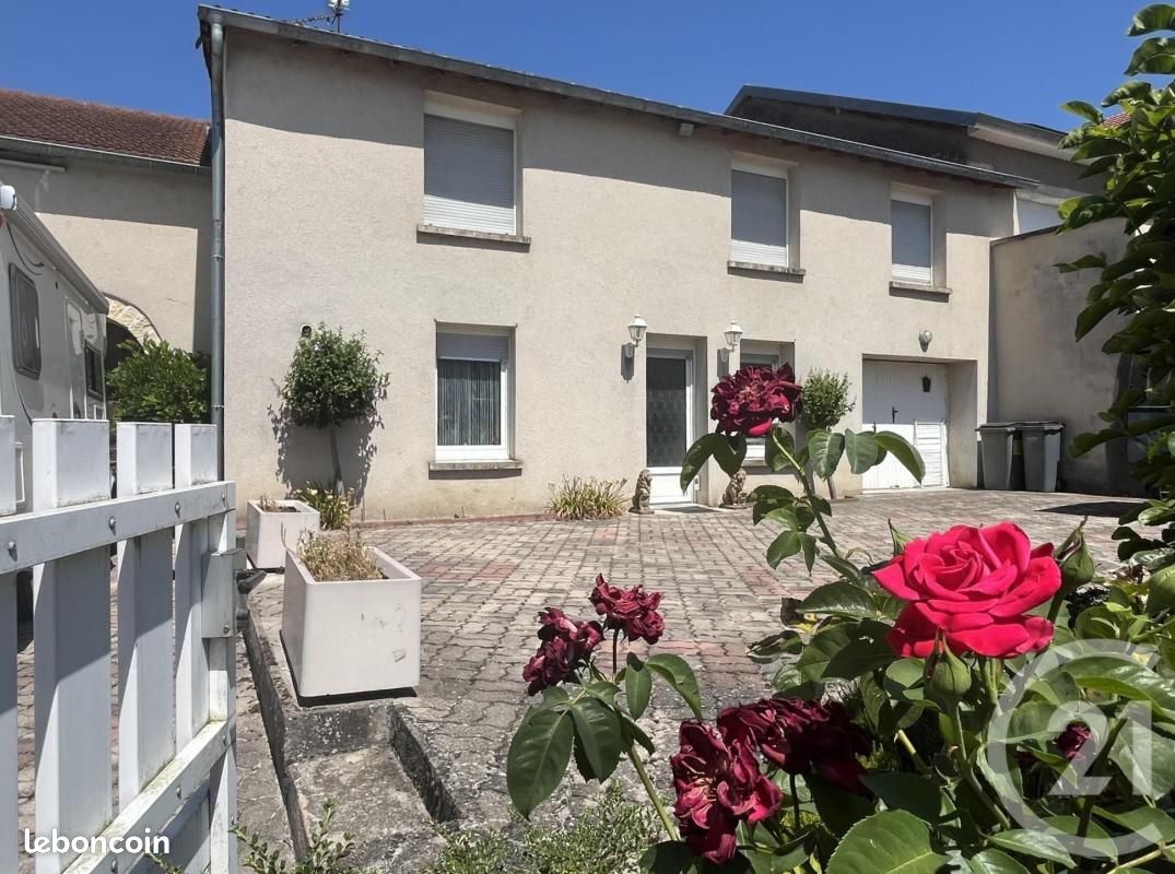 Maison 10 pièces 220 m² · à Gevigney-Et-Mercey · 220 m² · 179 000 €