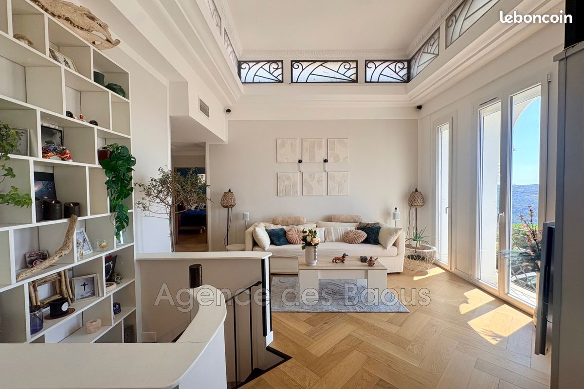 Maison 6 pièces 145 m² · à Gattières · 145 m² · 1 200 000 €