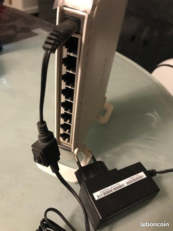 Netgear switch FD608 (image 2)