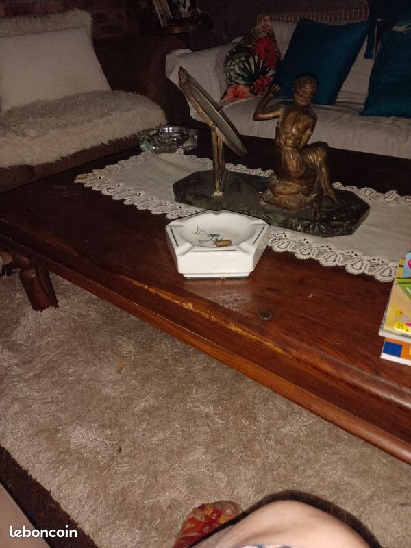 Table indonésien (image 1)