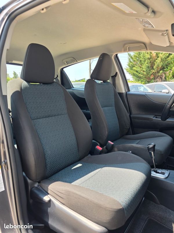 Toyota Yaris — 1.33 VVT-i 100 ch Life Boîte automatique (image 7)