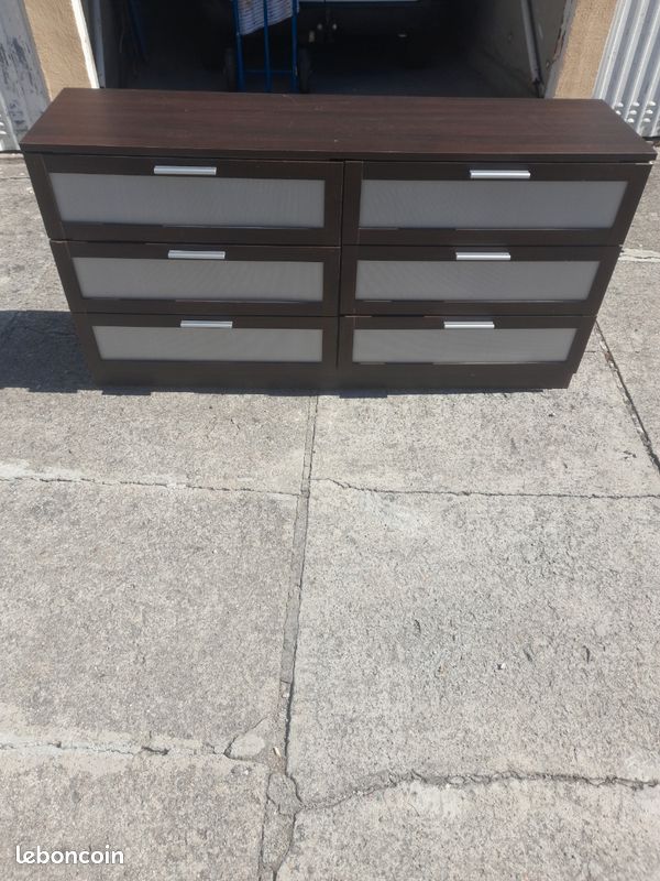 Commode (image 1)