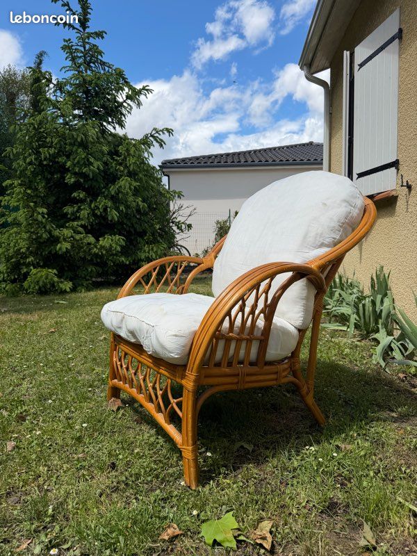 Fauteuil en rotin (image 1)