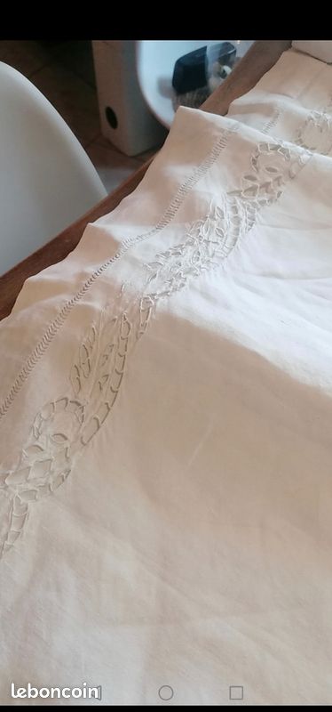 Vend très beau draps ancien ils sont énormément brodés (image 3)