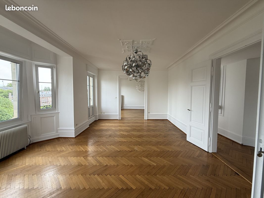 Appartement 5 pièces 127 m² · à Strasbourg · 127 m² · 2 300 €