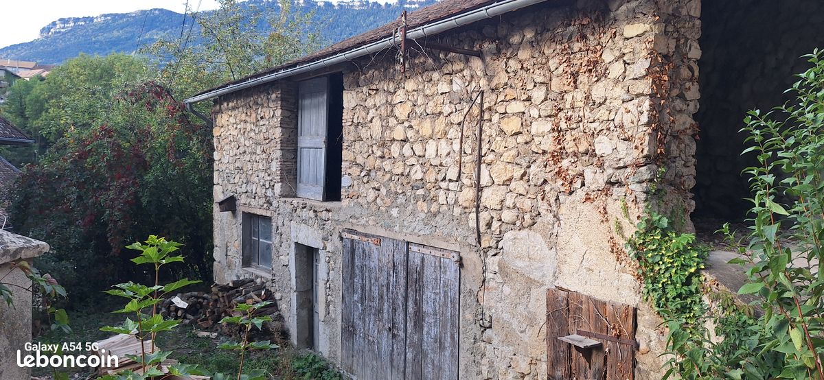 Maison 1 pièce 170 m² · à Clelles · 170 m² · 65 000 €