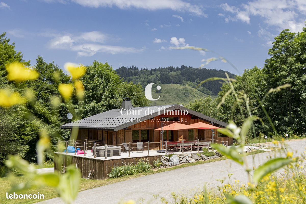 Maison 7 pièces 220 m² · à Habère-Poche · 220 m² · 1 150 000 €