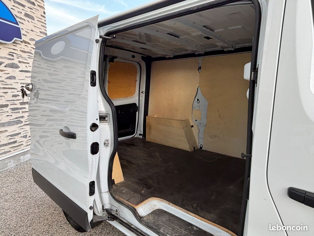 Renault TRAFIC III FG L1H1 2T8 2.0 BLUE DCI 150CH ADVANCE -24 (image 11)