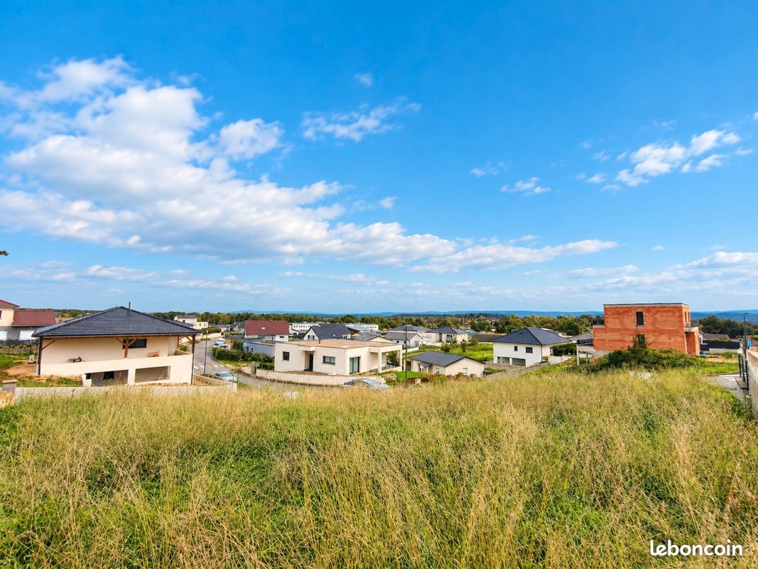 Terrain 626 m² · à Saint-Vit · 79 000 €