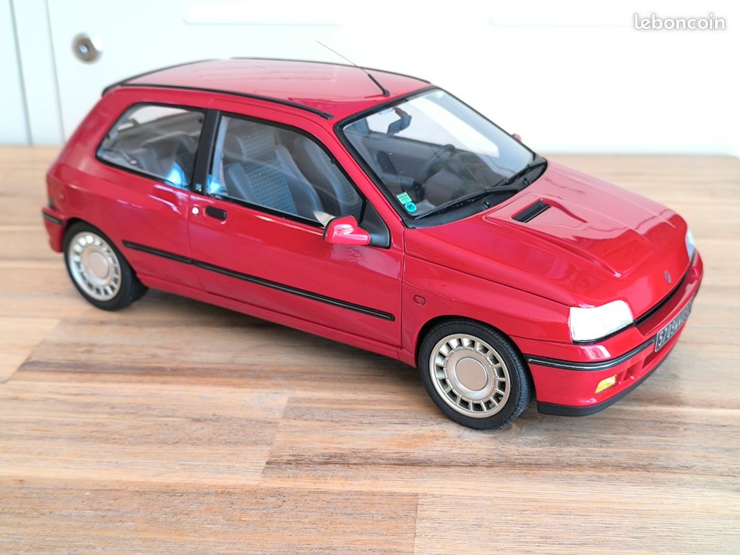 Renault clio 4 rs trophy rouge flamme ottomobile 1/18 - Collection