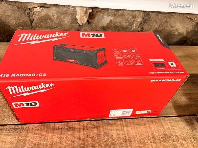 Poste Milwaukee (image 1)