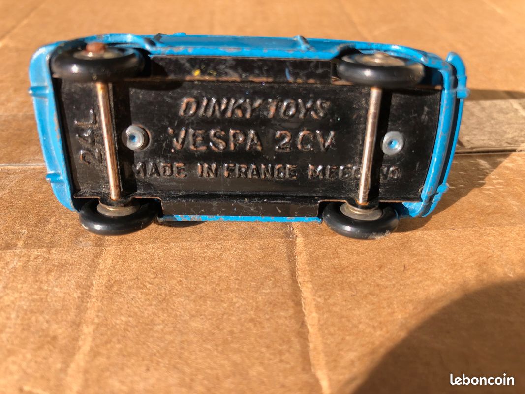 Miniature Dinky Toys Vespa 400 Bleue, 1/43, France, Zamak, Avec Boîte Copie
