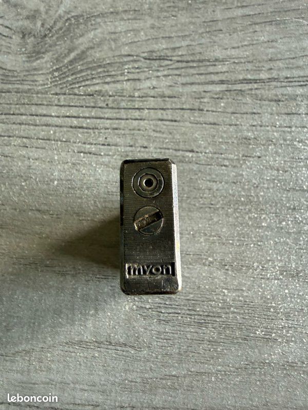 Briquet Myon en argent (image 3)