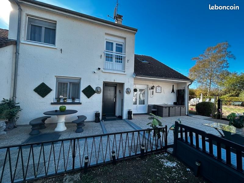 Maison 5 pièces 110 m² · à La Chapelle-Saint-Ursin · 110 m² · 850 €/mois