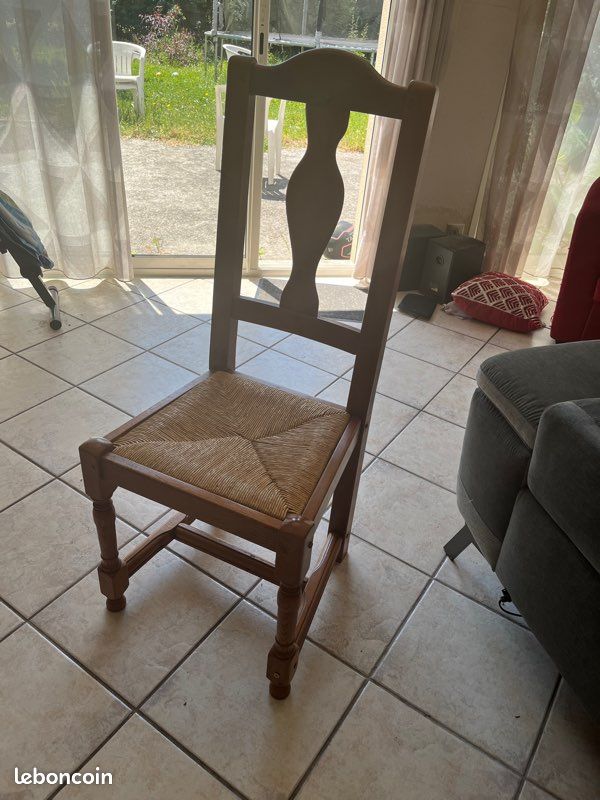 Table en bois massif et ses chaises (image 4)