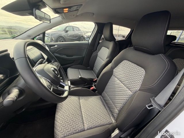 Renault CLIO V 1.6 E-TECH 145CH FULL HYBRID EVOLUTION (image 10)