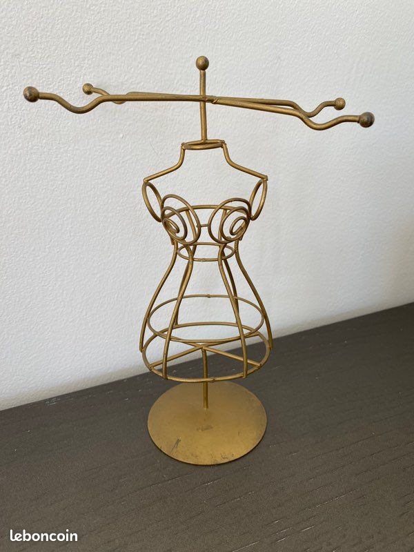 Porte bijoux buste métal (image 1)